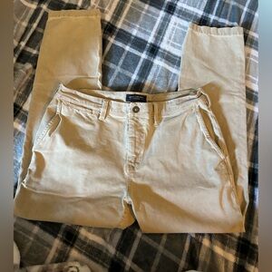 Men’s American Eagle khaki pants